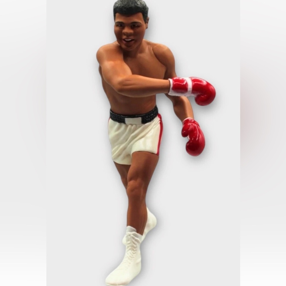 Hallmark Keepsake
Muhammad Ali Christmas
Ornament 1999